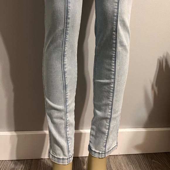 Studio F Blue Jean - 6 - Picture 16 of 16